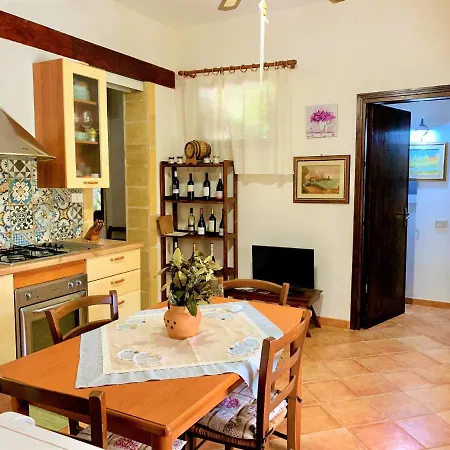 Siciliana Con Piscina 
