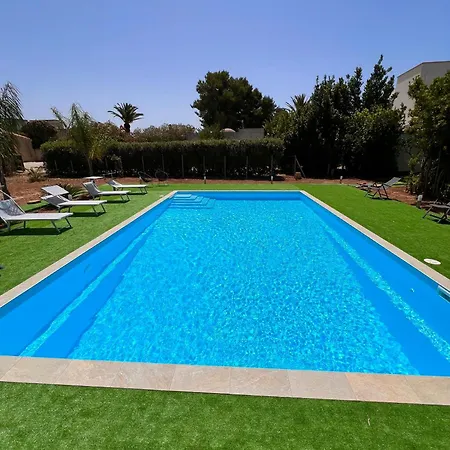Siciliana Con Piscina 