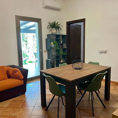Siciliana Con Piscina 