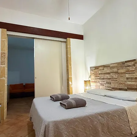 Siciliana Con Piscina 
